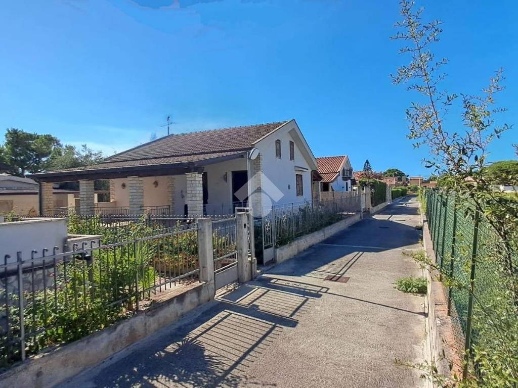 Villa a Campofelice di roccella in Contrada Piana Calzata - Foto 3