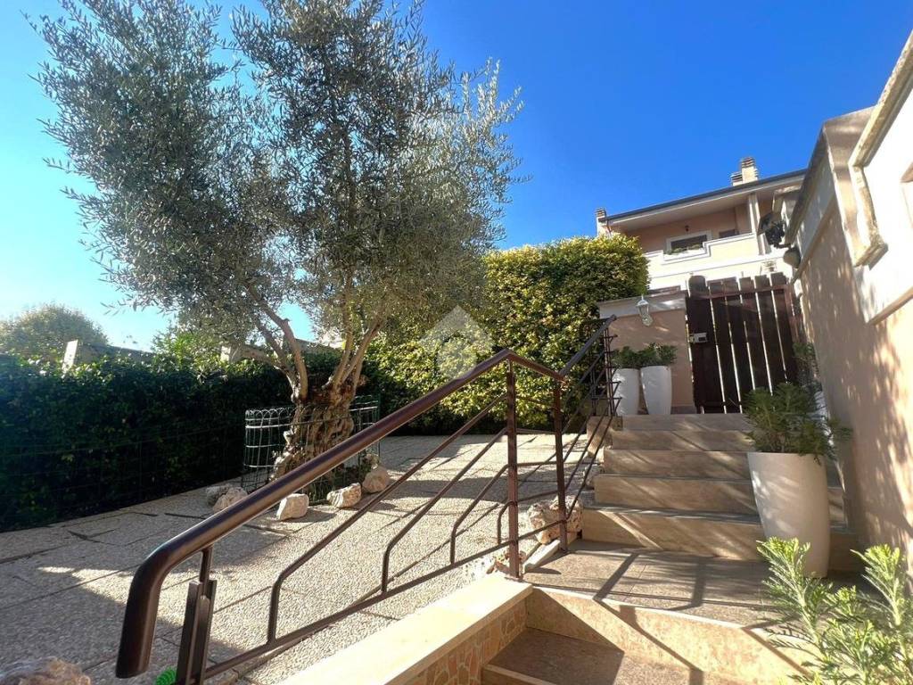 Casa indipendente a Forano in Via rocchette - Foto 1