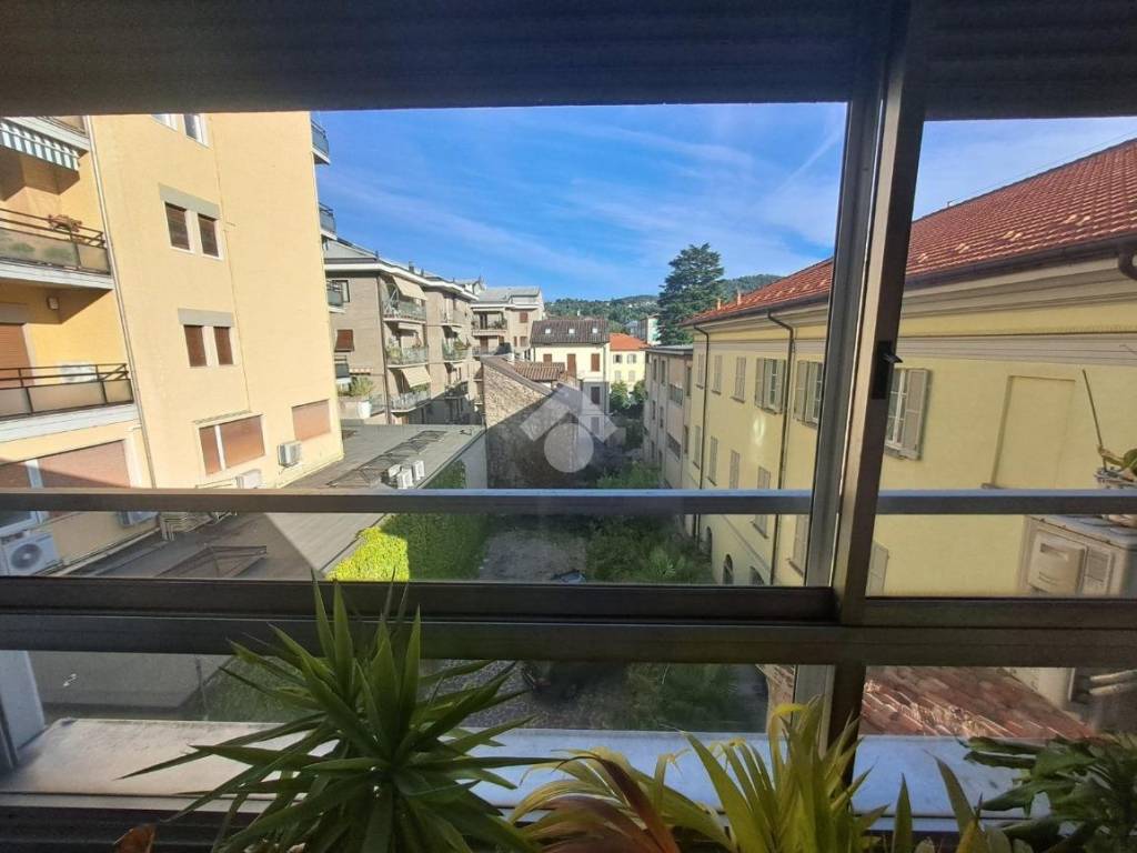 Appartamento a Como in Via Luigi Dottesio, 6 - Foto 4