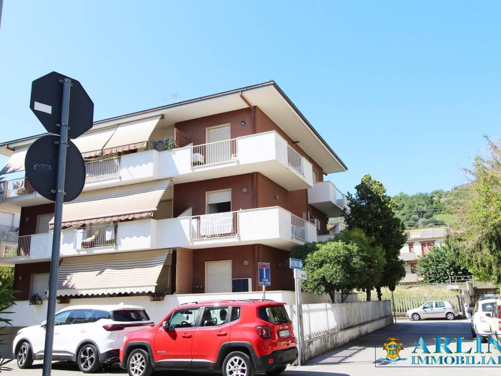 Appartamento a Silvi in Via Cesare Battisti - Foto 1