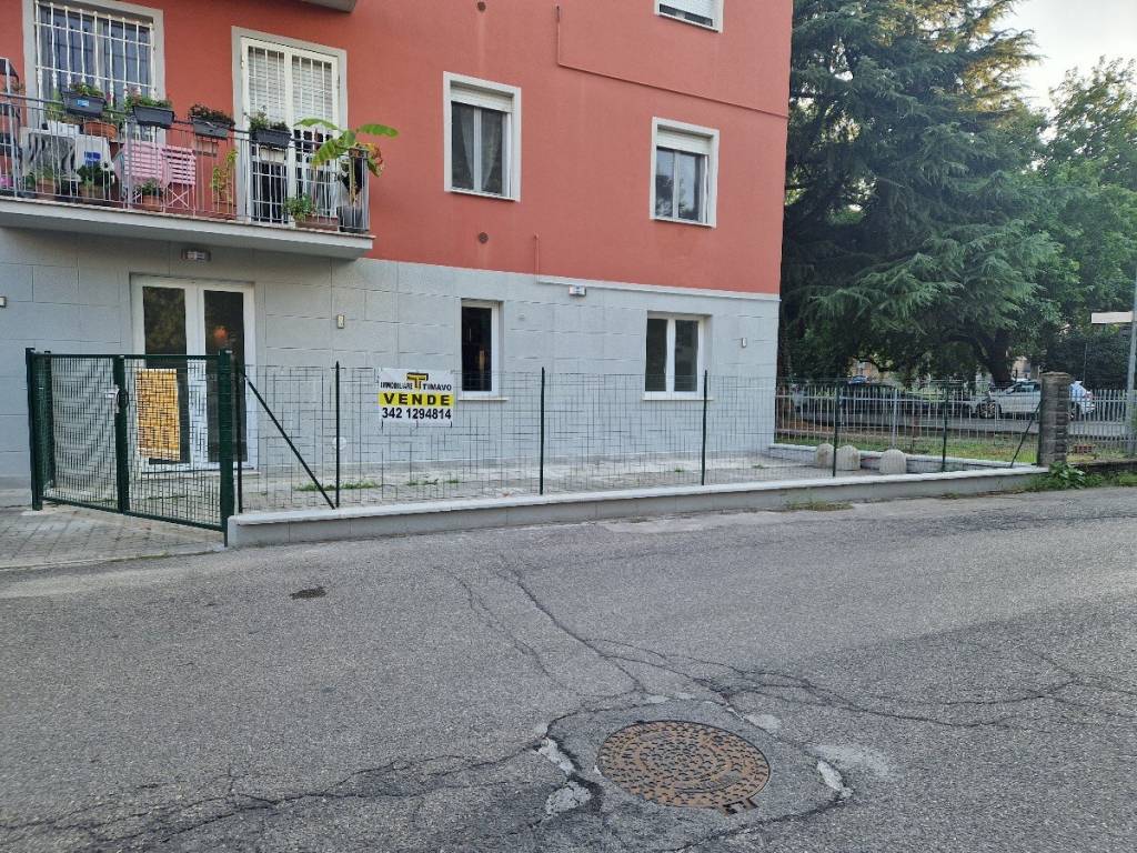 Appartamento a Reggio emilia in Via Passo Buole - Foto 5