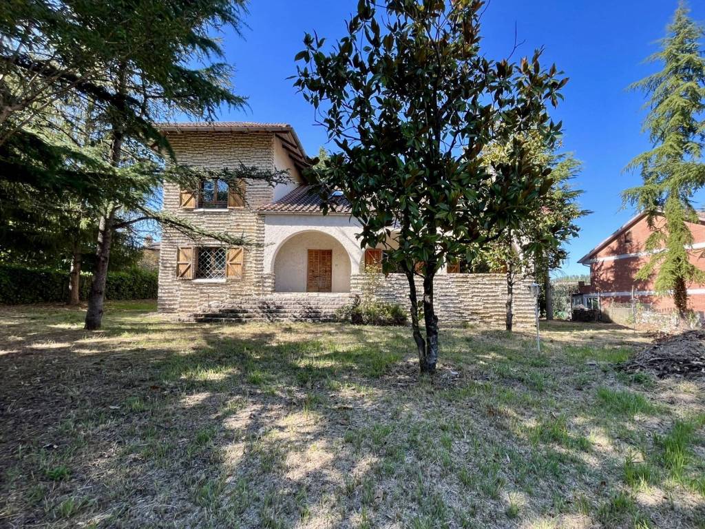 Villa a Fabriano in VIA MARTIRI 22 GIUGNO 1944 - Foto 2