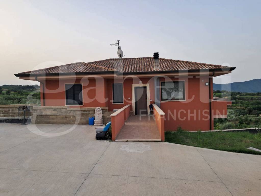 Villa a Sessa aurunca in Rongolise Loc Torelle, 37 - Foto 2