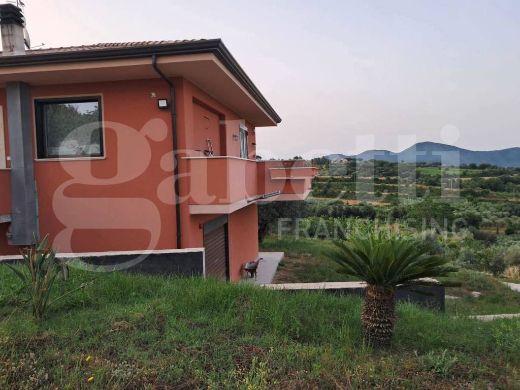 Villa a Sessa aurunca in Rongolise Loc Torelle, 37 - Foto 4