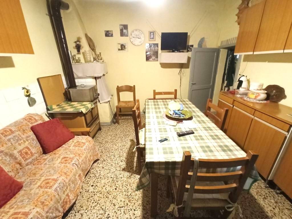 Casa indipendente a Castiglione del lago in Località Mugnanesi, 15 - Foto 2