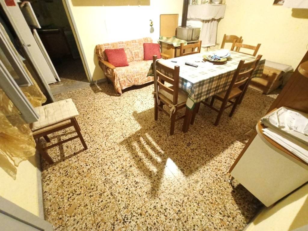 Casa indipendente a Castiglione del lago in Località Mugnanesi, 15 - Foto 3