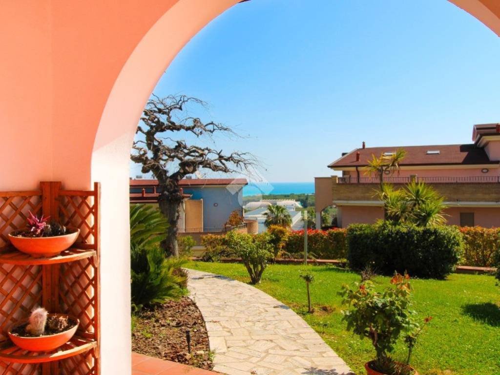 Villa a Tortoreto in Via Panoramica - Foto 5