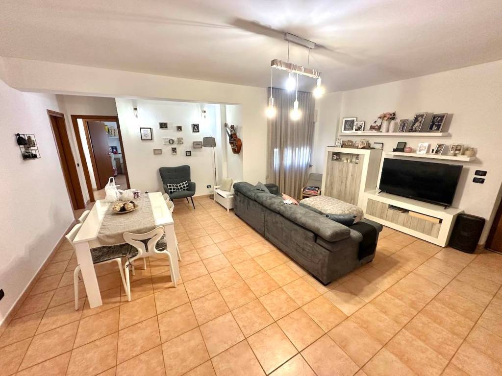 Appartamento a Cosenza in Via Benito Falvo - Foto 5