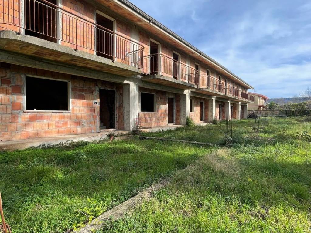 Palazzo / stabile a San roberto - Foto 3