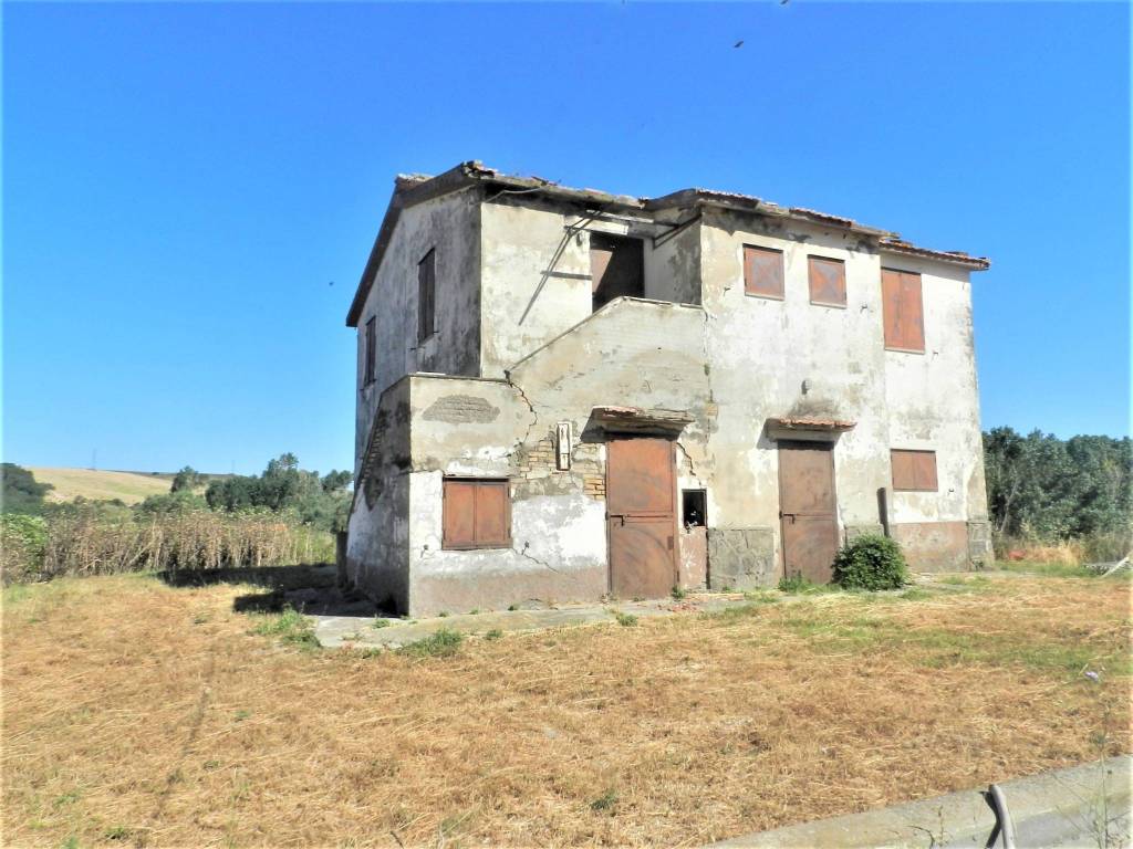 Rustico / casale a Tarquinia in Località Farnesiana - Foto 3