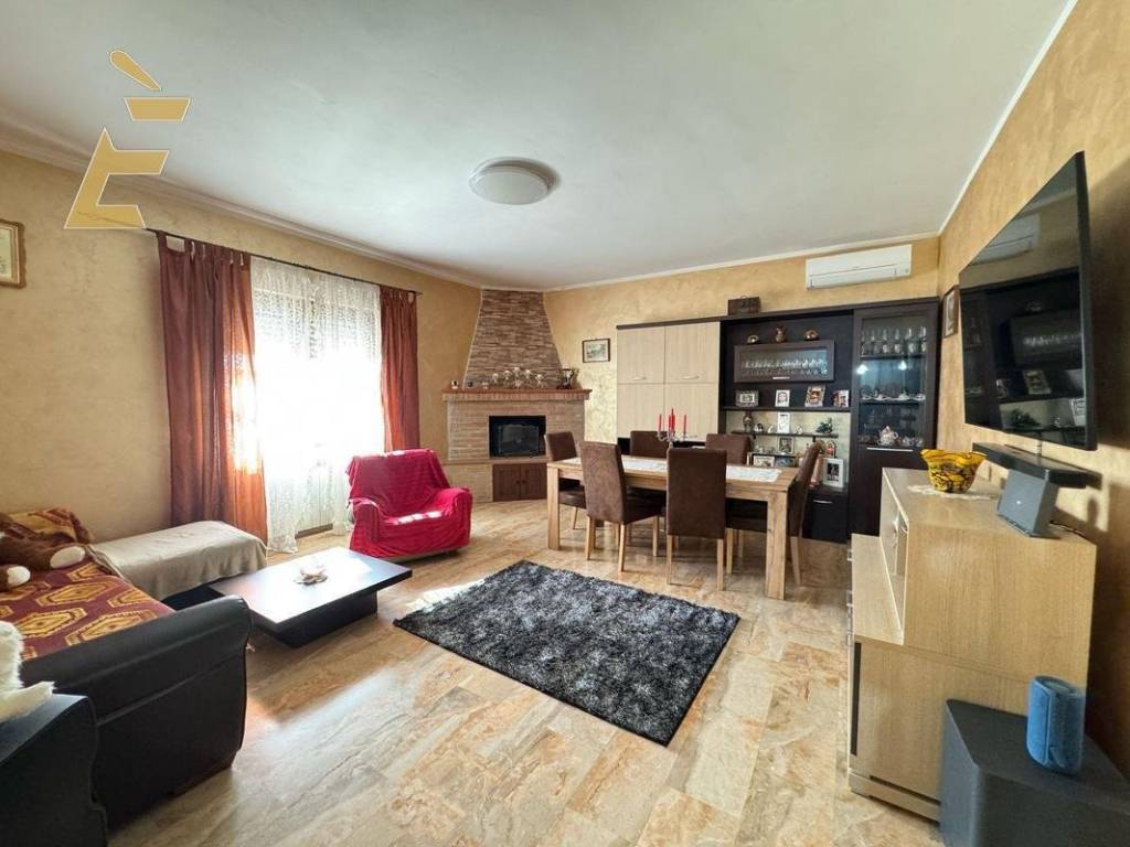 Villa a Aprilia in Via Astura, 30 - Foto 4