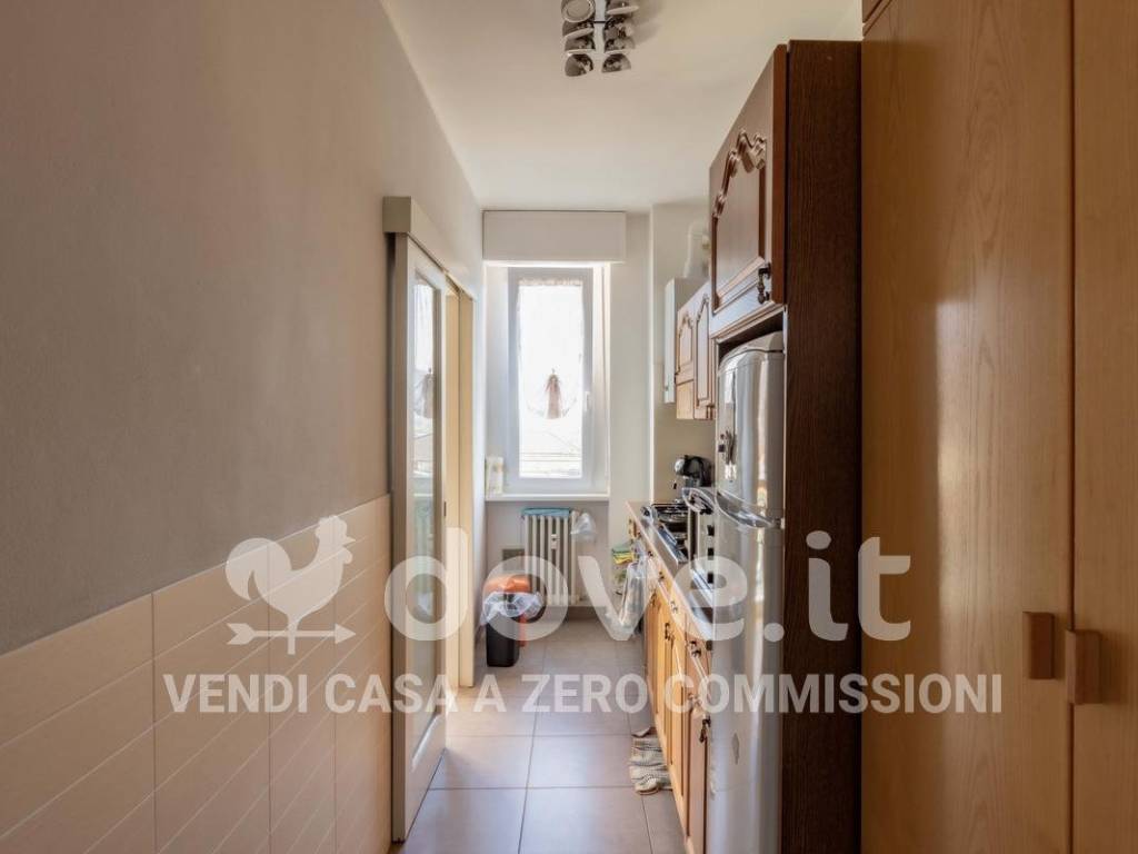 Appartamento a Luino in Piazzale Guglielmo Marconi, 35 - Foto 4