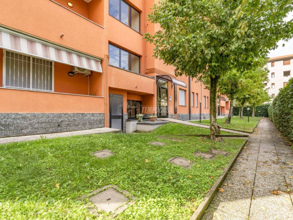 Appartamento a Caronno pertusella in Via spinelli - Foto 3