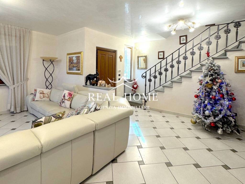 Villa a Poggio a caiano in Via Filippo Brunelleschi, 3 - Foto 2