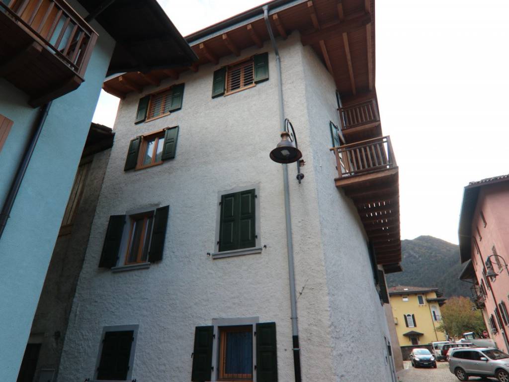Appartamento a Ledro in Via Generale Antonio Cantore, 21 - Foto 2
