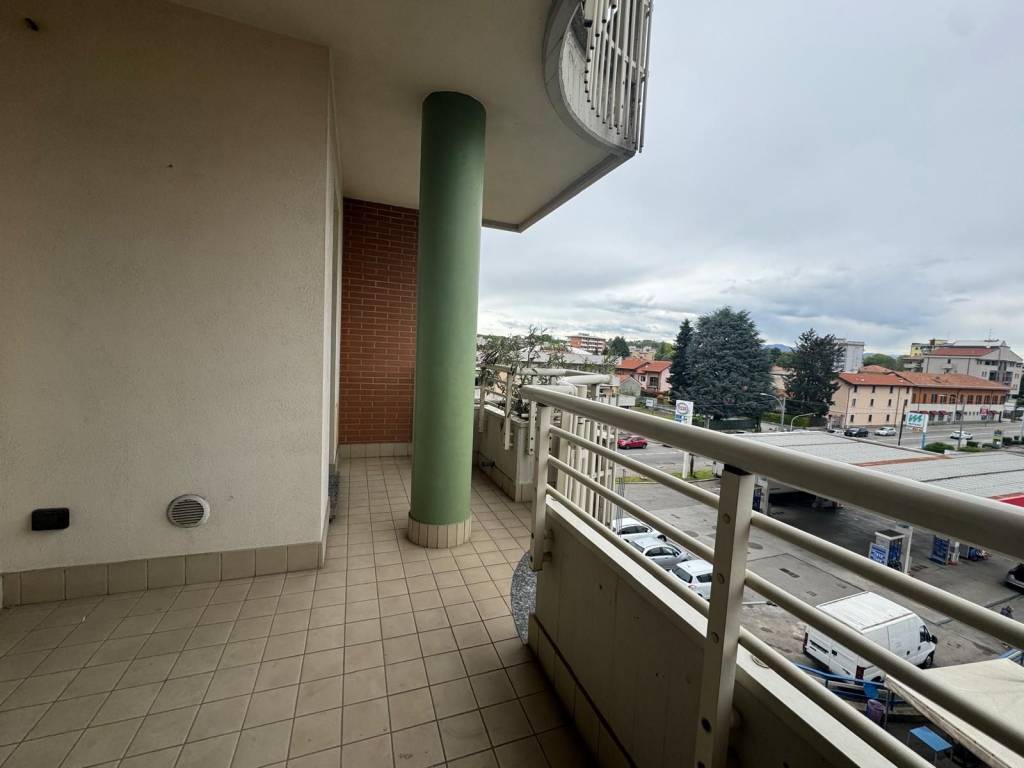 Appartamento a Gallarate in Via Ottaviano Custodi, 11 - Foto 3