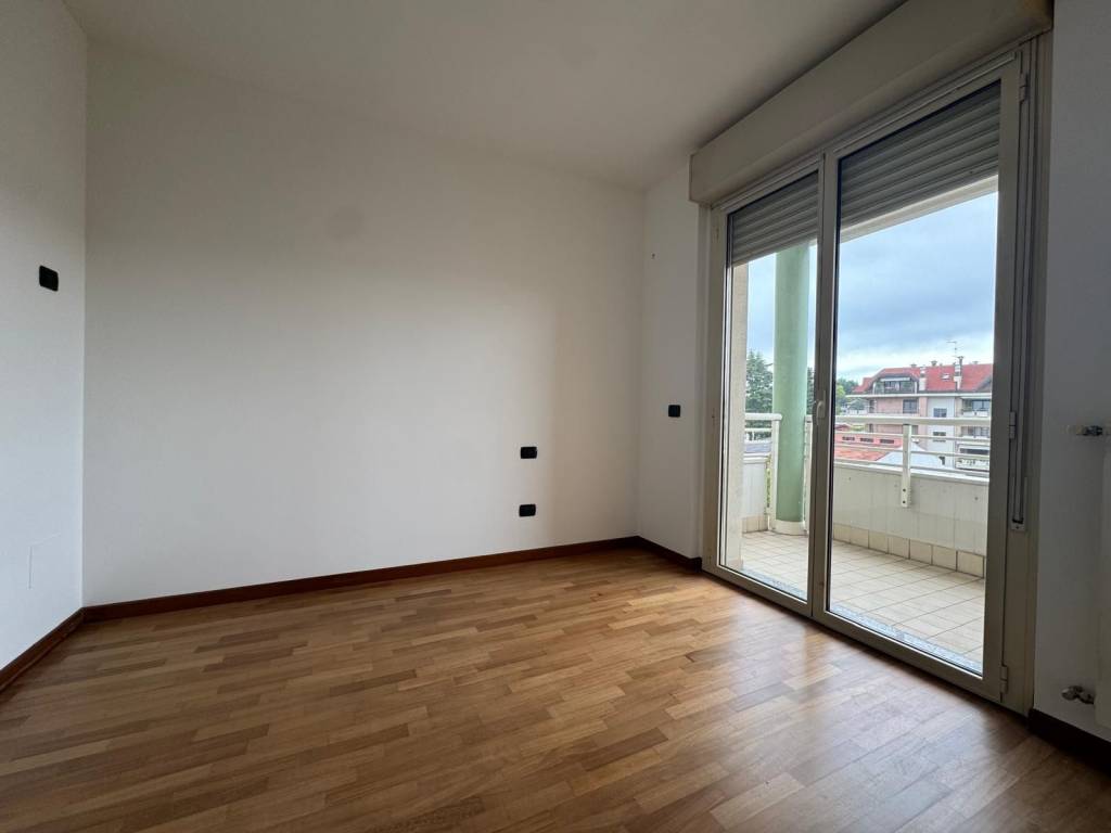 Appartamento a Gallarate in Via Ottaviano Custodi, 11 - Foto 5