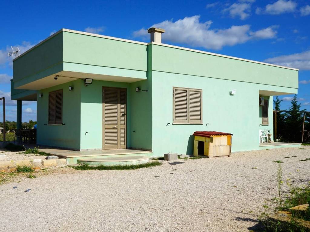Villa a Poggiardo in Via vecchia Poggiardo-Surano - Foto 2