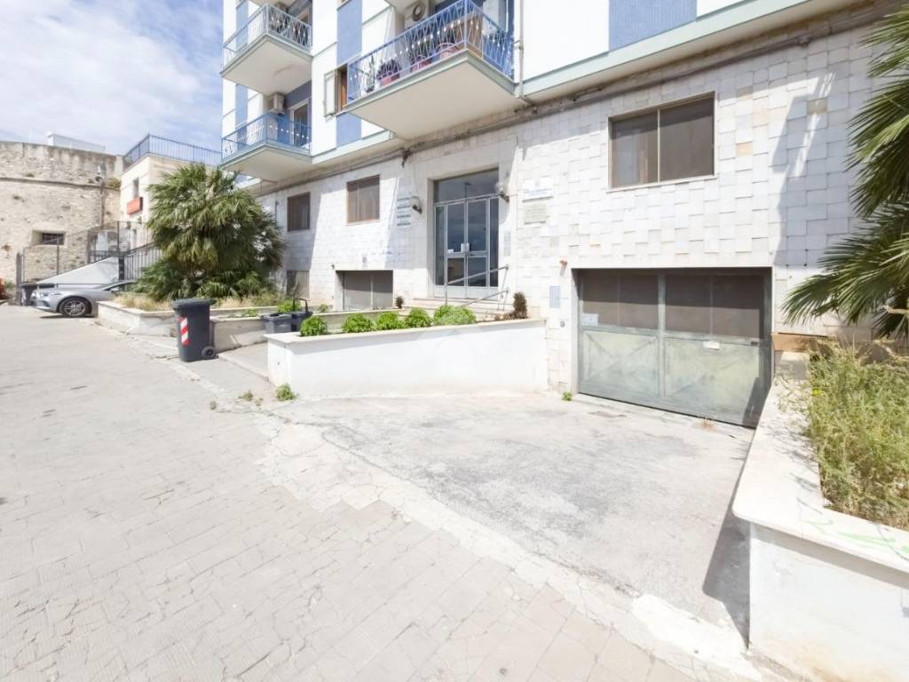 Box / garage a Manfredonia in Lungomare Nazario Sauro, 9 - Foto 4