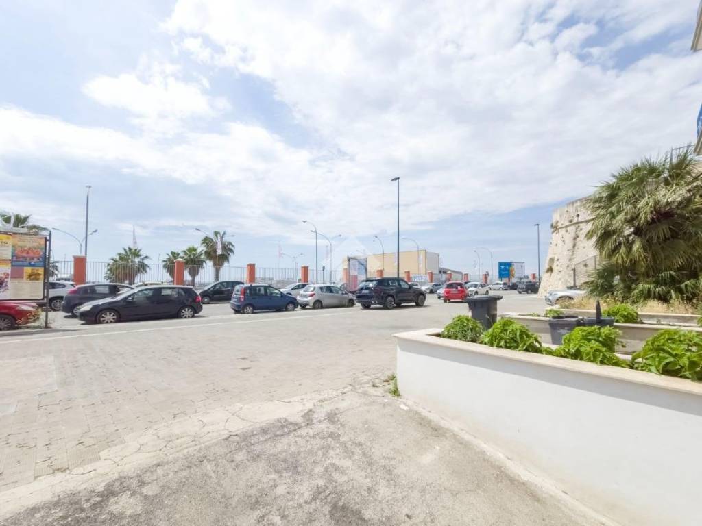 Box / garage a Manfredonia in Lungomare Nazario Sauro, 9 - Foto 5