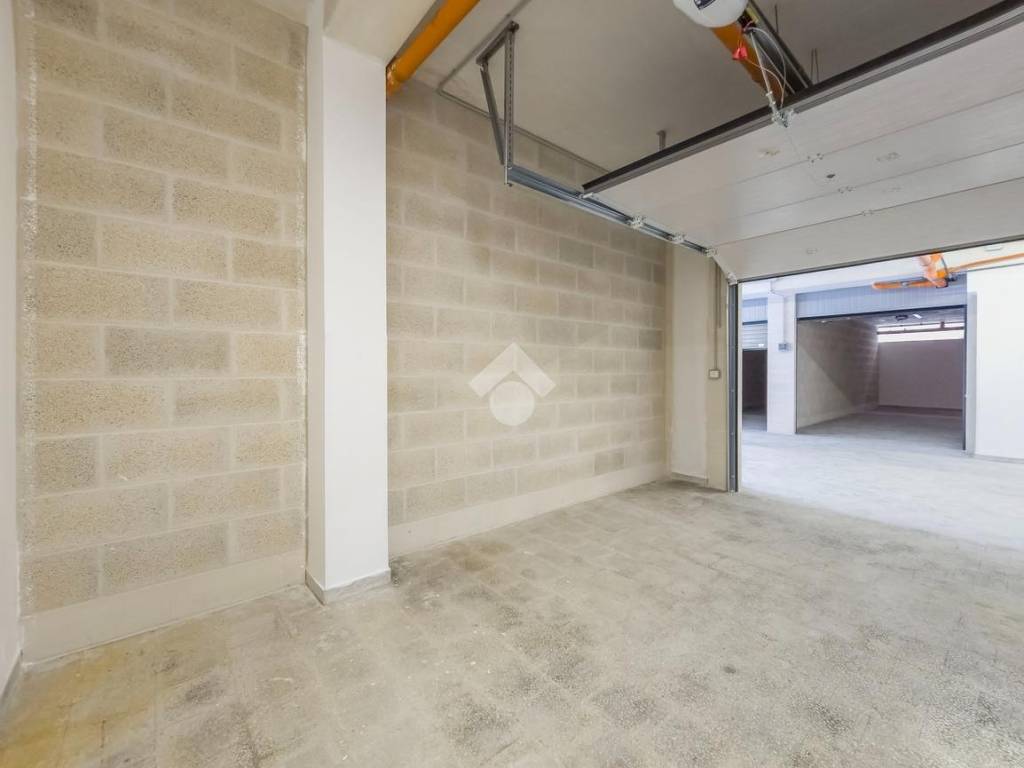 Box / garage a Manfredonia in Via SANTA RESTITUTA - Foto 3