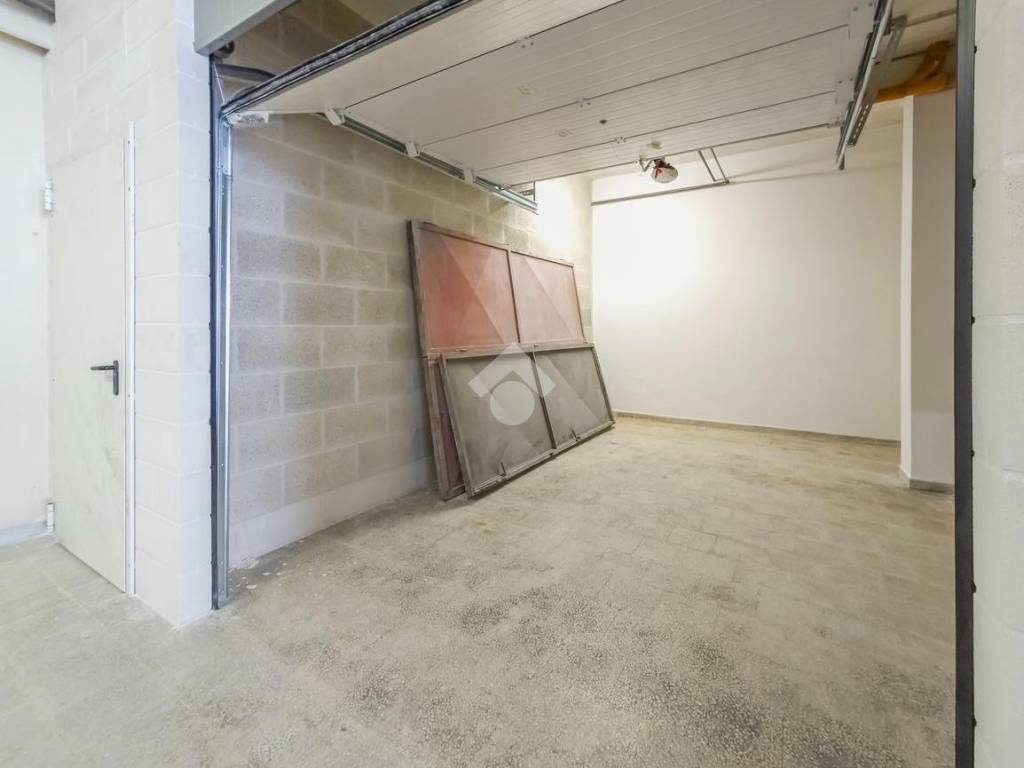 Box / garage a Manfredonia in Via SANTA RESTITUTA - Foto 5