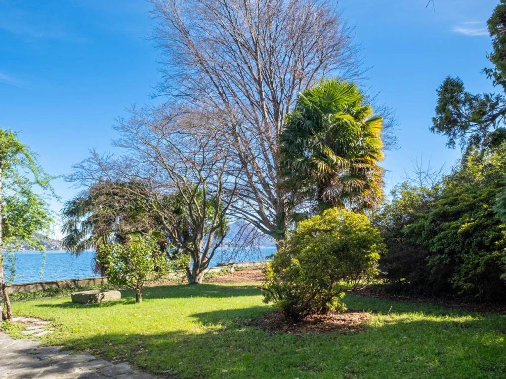 Villa a Baveno in Strada Statale del Sempione 26 - Foto 4