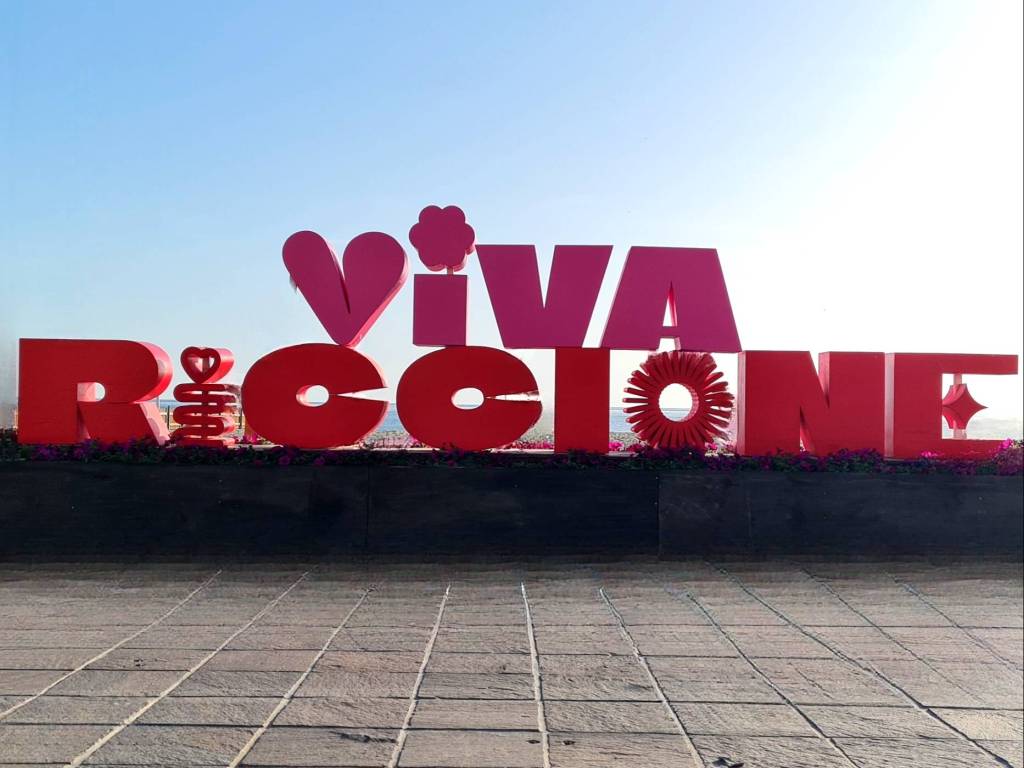 Appartamento a Riccione in Viale Maria Ceccarini, 118 - Foto 4