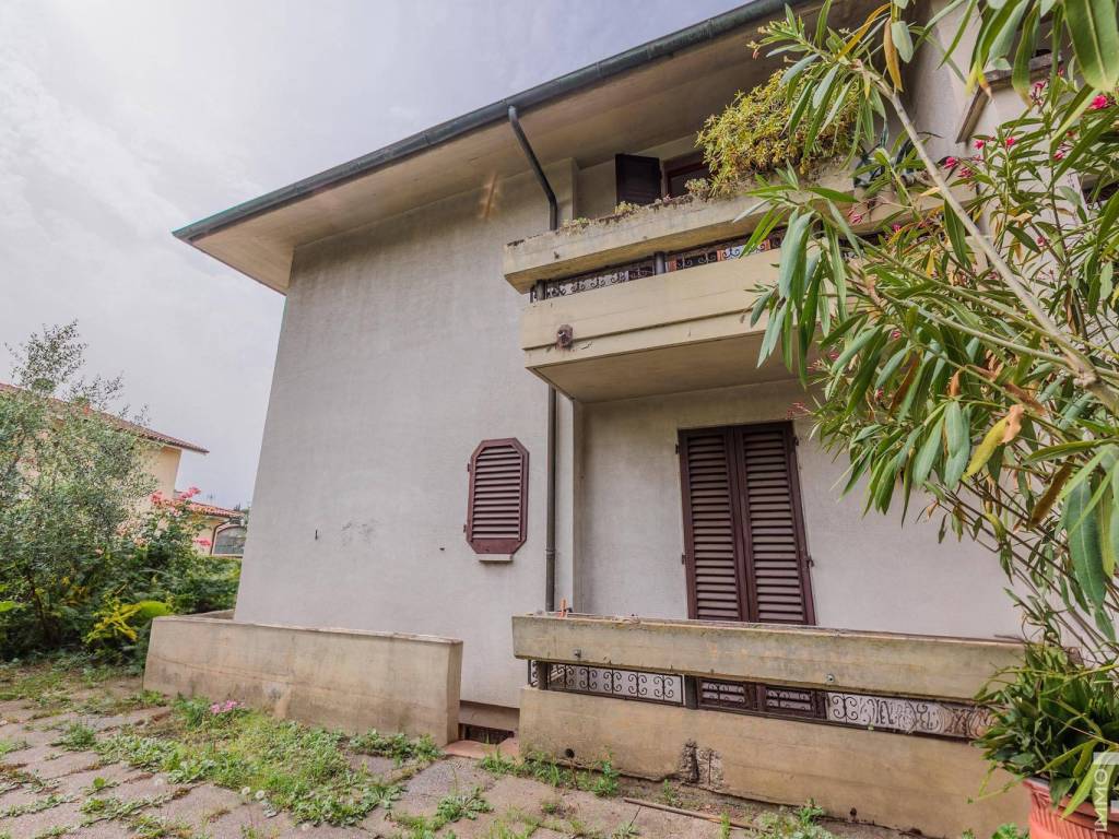 Villa a Poggibonsi in Via del Casalino - Foto 3