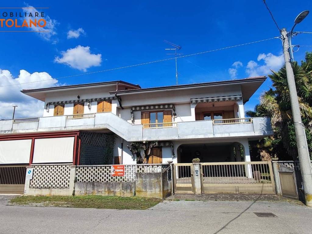 Villa a Ronchi dei legionari in VIA I MAGGIO, 20 - Foto 2