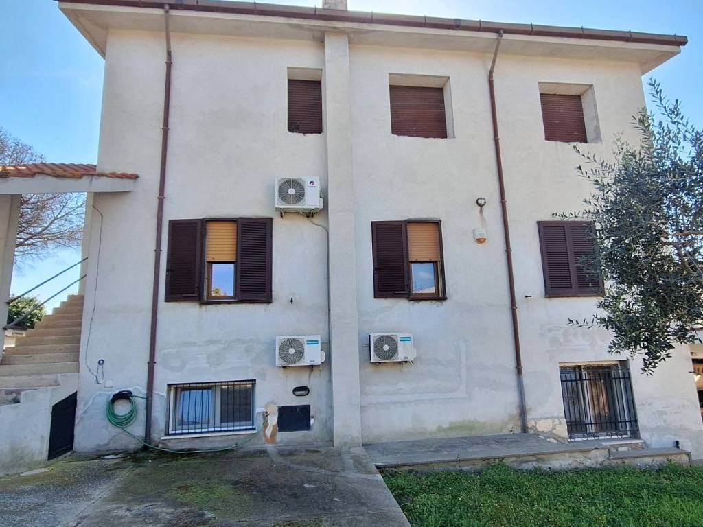 Villa a Aprilia in Via dei Canarini - Foto 5