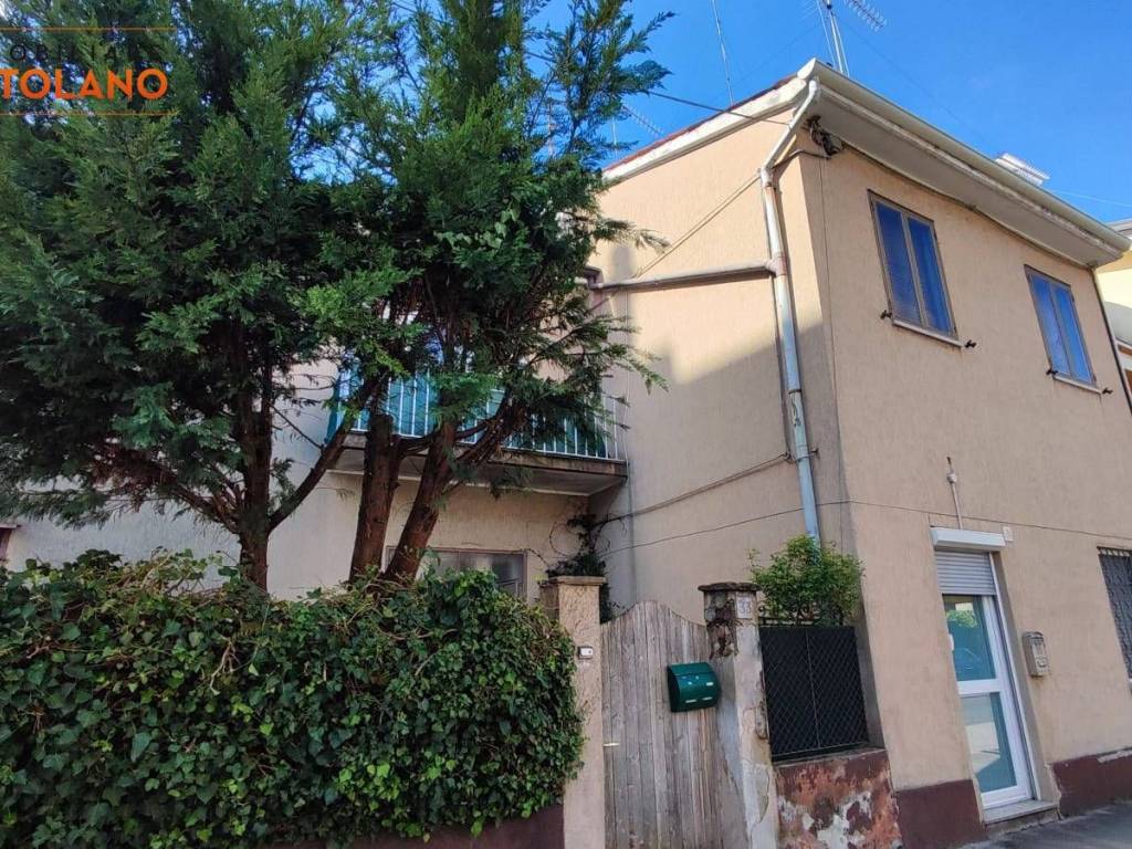 Appartamento a Monfalcone in via Leopardi, 14 - Foto 2