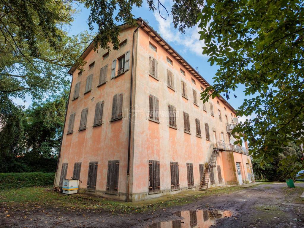 Palazzo / stabile a Collecchio in Via Valli 13 - Foto 2