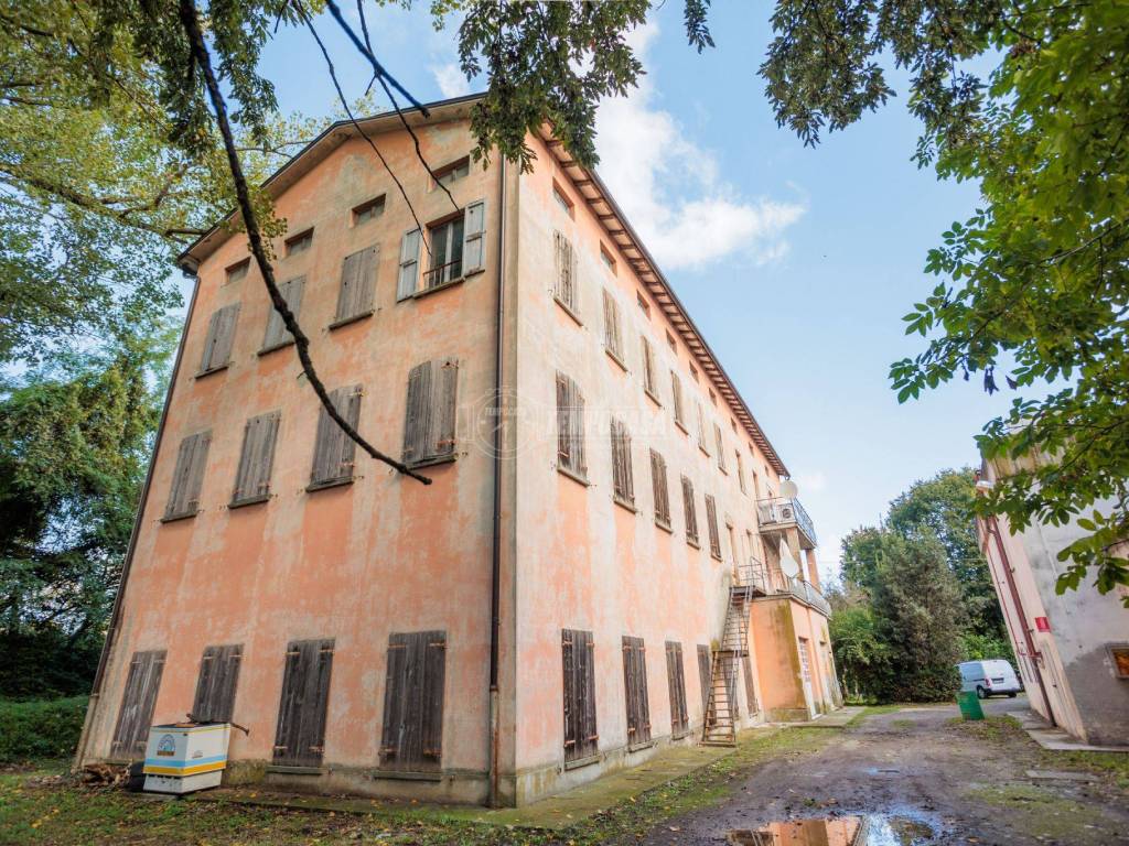 Palazzo / stabile a Collecchio in Via Valli 13 - Foto 3