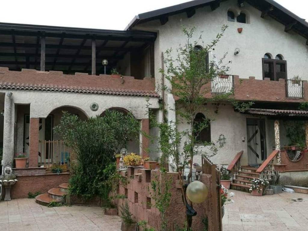 Villa a Chiaravalle centrale in SANTA LUCIA - Foto 2