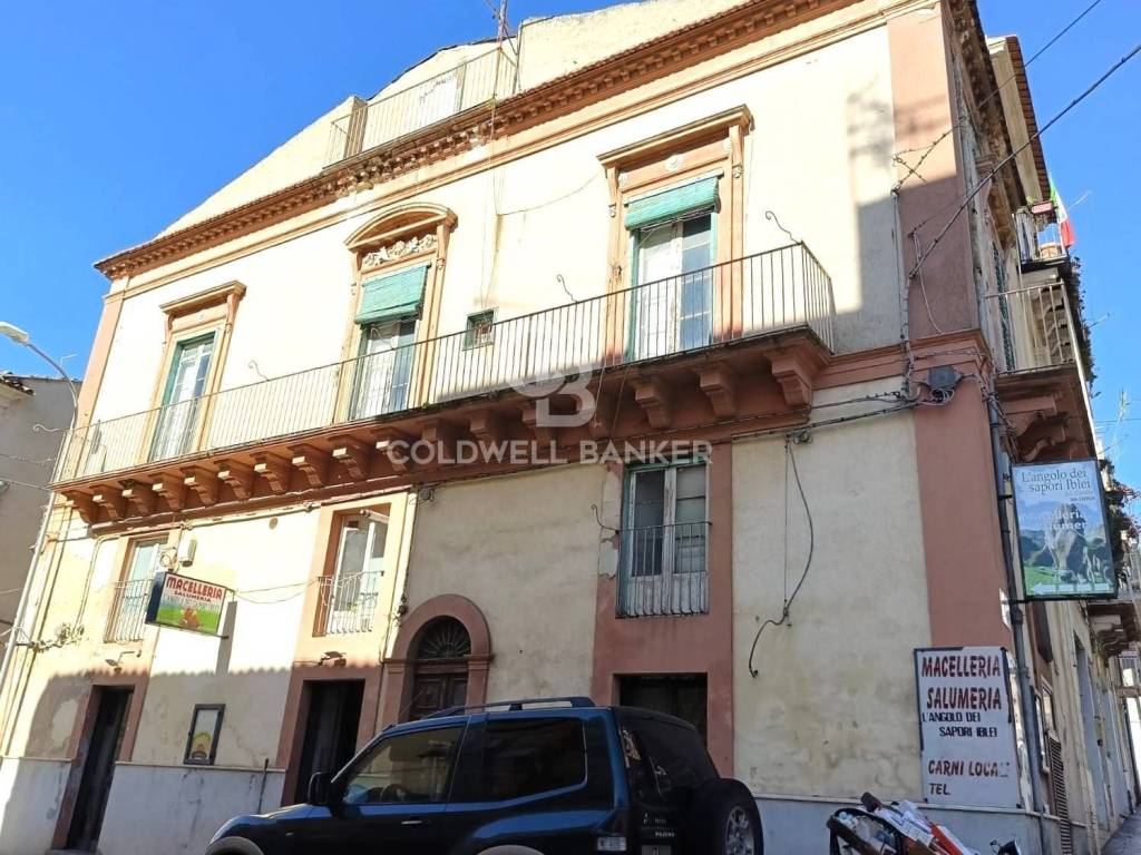 Palazzo / stabile a Ragusa in Via Generali Scrofani, 121 - Foto 3