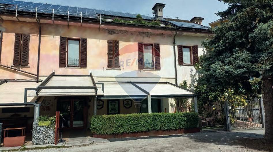 Palazzo / stabile a Domodossola in Piazza Arturo dell'Oro, 22 - Foto 2