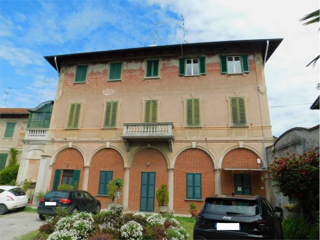 Appartamento a Golasecca in via vittorio veneto, 11 - Foto 2