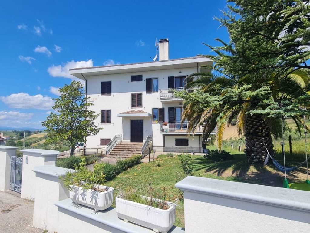 Villa a Belvedere ostrense in Via Enrico Berlinguer - Foto 2