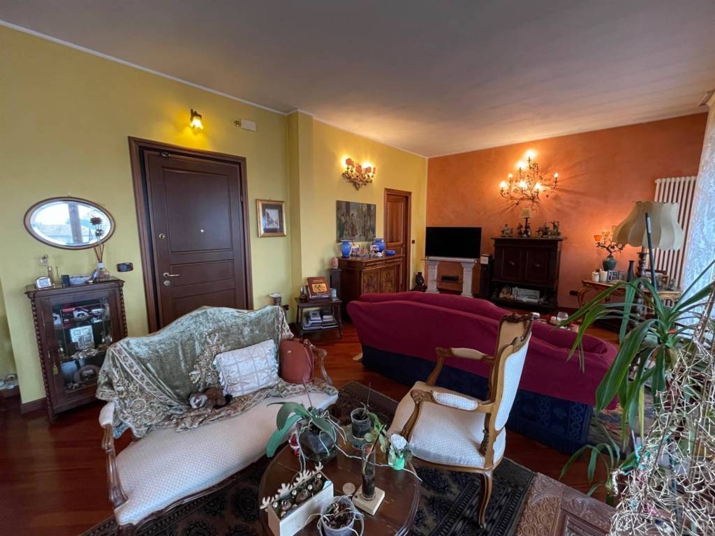 Appartamento a Casale monferrato in VIA LUIGI MARCHINO, 15 - Foto 4