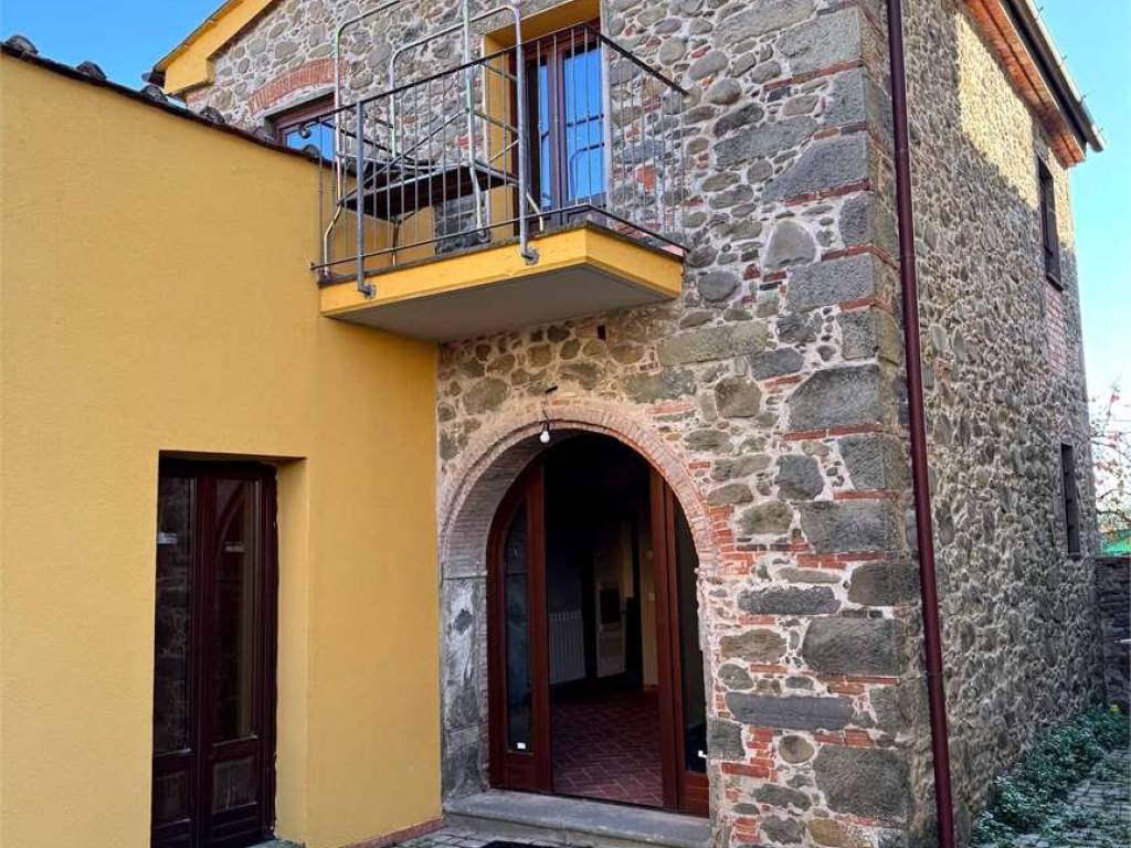 Casa indipendente a Pescia in Via Lucchese, 107 - Foto 2