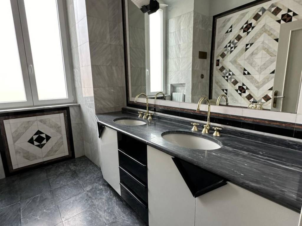 Palazzo / stabile a Trani in Corso Vittorio Emanuele II, 220 - Foto 3