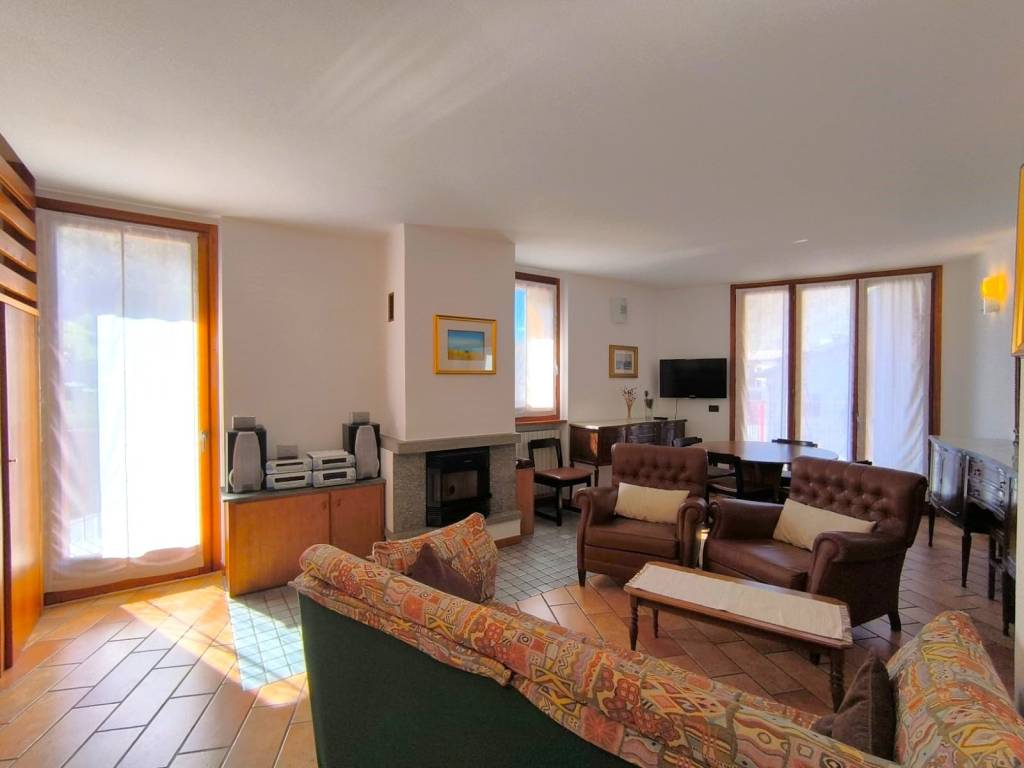 Appartamento a Chiesa in valmalenco in Via Bernina - Foto 2