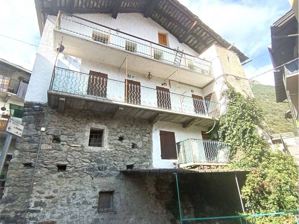 Appartamento a Donnas in via Rovarey - Foto 2