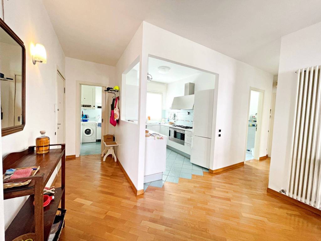 Appartamento a Riccione in Viale Alfredo Catalani, 9 - Foto 2