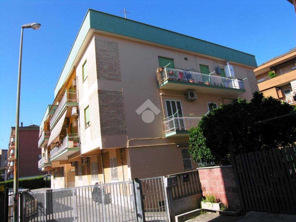 Appartamento a Aprilia in Via Ippolito Nievo, 8 - Foto 2