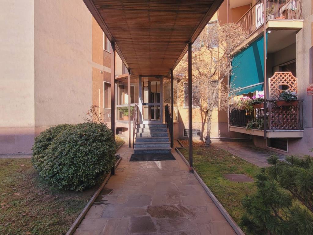 Appartamento a Busto arsizio in Via Generale Antonio Cantore, 9 - Foto 2