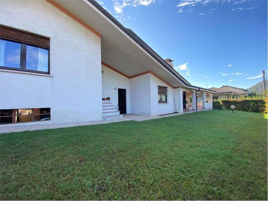 Villa a Cambiasca in VIA MADONNA DEL CARMINE, 17 - Foto 3