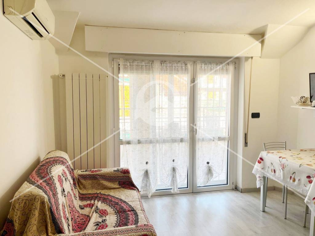 Appartamento a Loano in Piazza Biagio Assereto, 7 - Foto 2