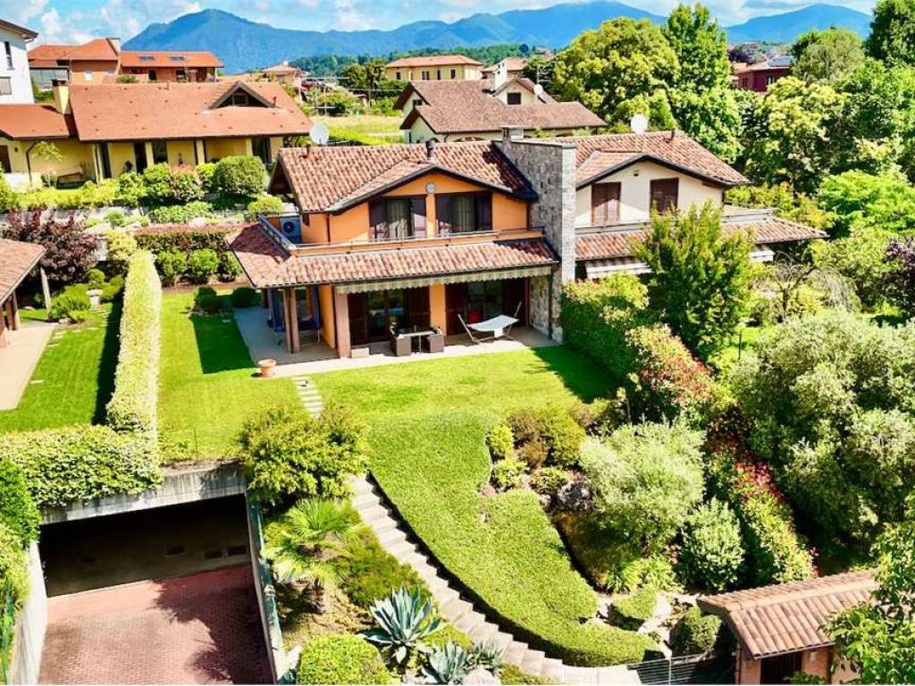 Villa a Besozzo in Via Gorizia - Foto 2